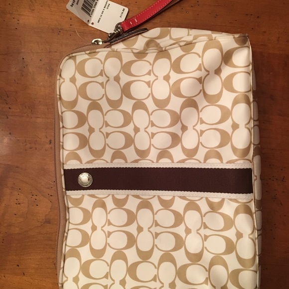 Coach - Picture 4 of 8